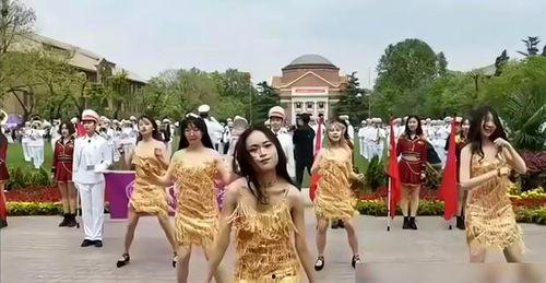 学校校庆女生跳舞吃瓜,女生翩翩起舞，欢声笑语中共享瓜果时光